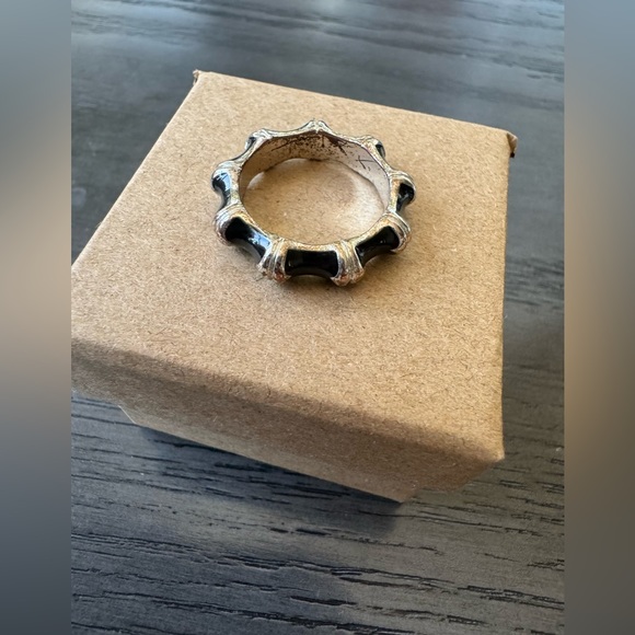 Size 7.5 Black Resin Ring - Picture 7 of 12